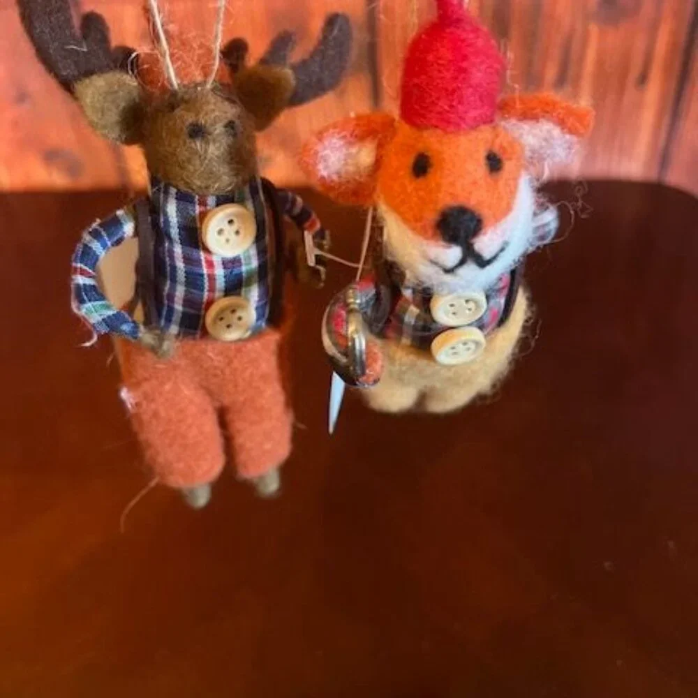 Felt Reindeer & Fox Ornaments With Plaid Outfits‎ & Button holding tools